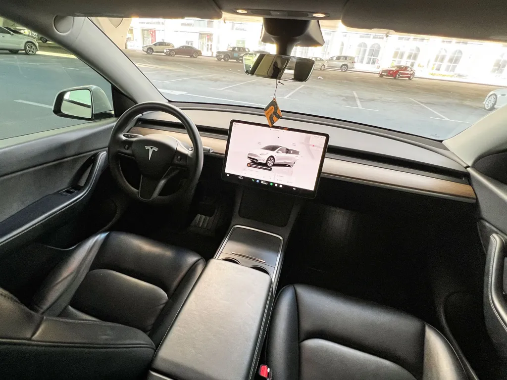 Tesla Model Y 2022 #15